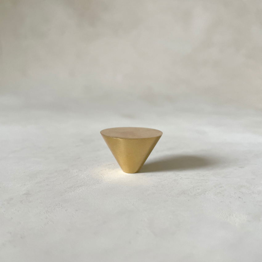 Bouton de meuble Léonie V1 laiton